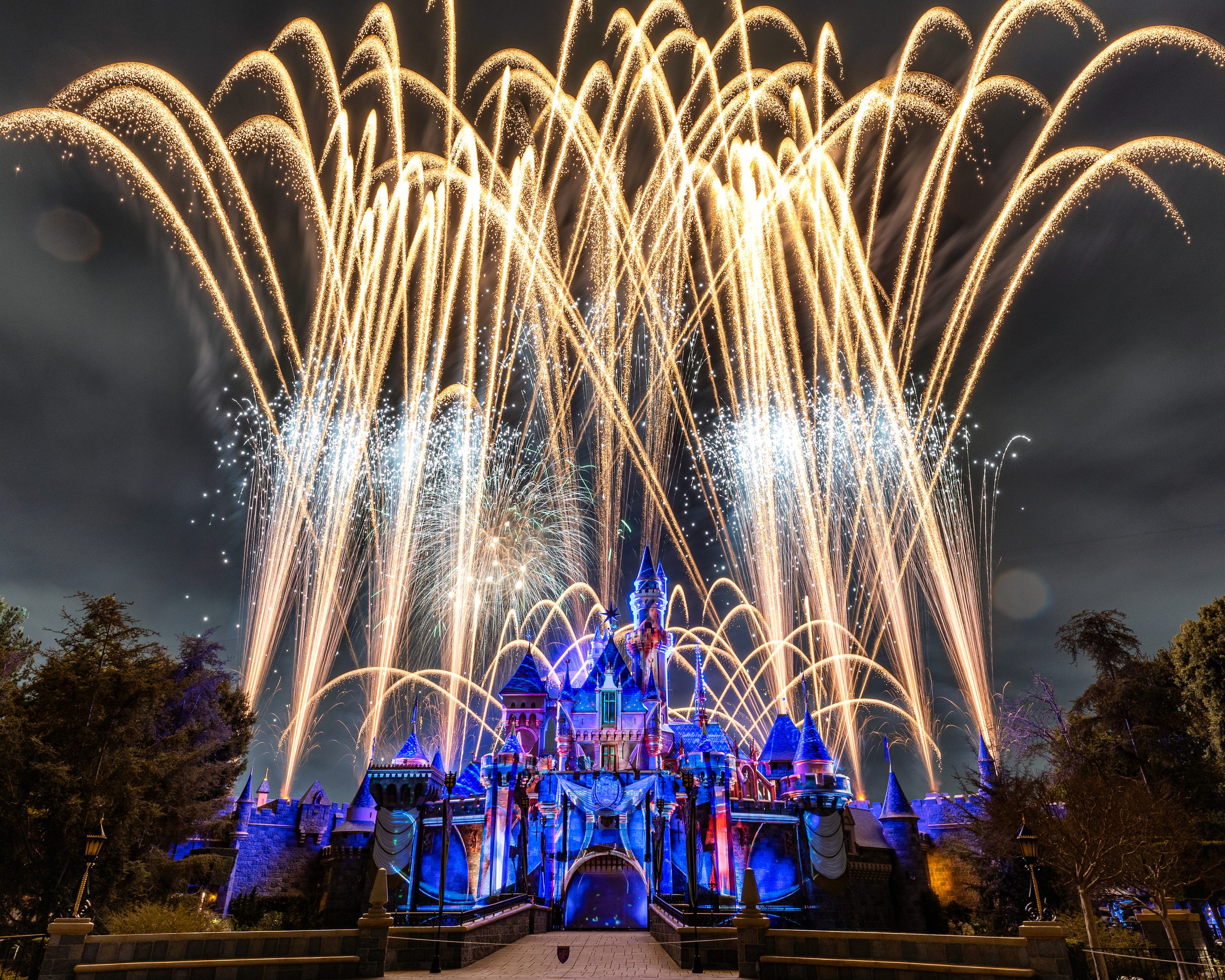 Disneyland Park, Wondrous Journeys fireworks show