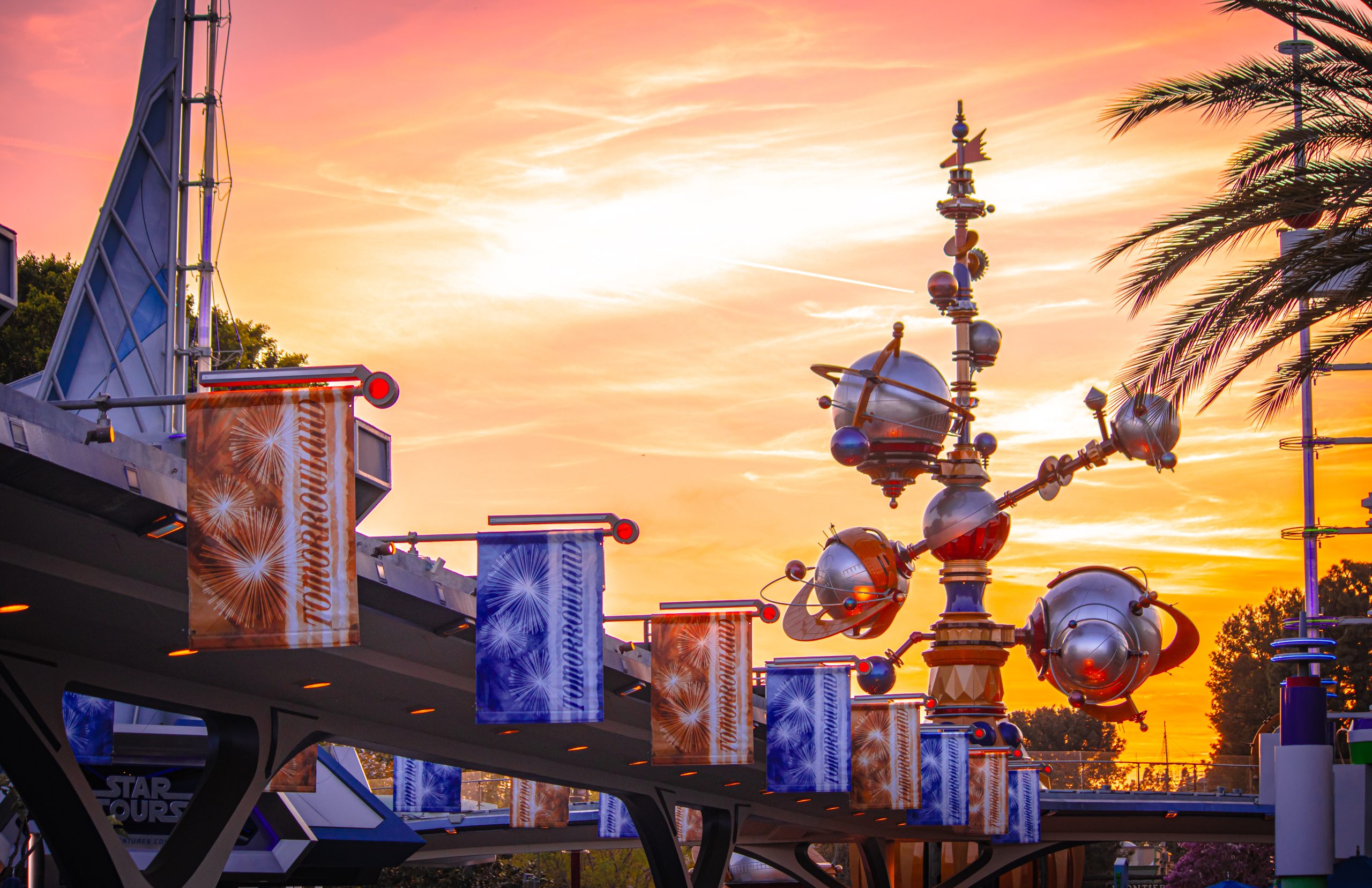 Disneyland Park, Tomorrowland Astro Orbitor at sunset