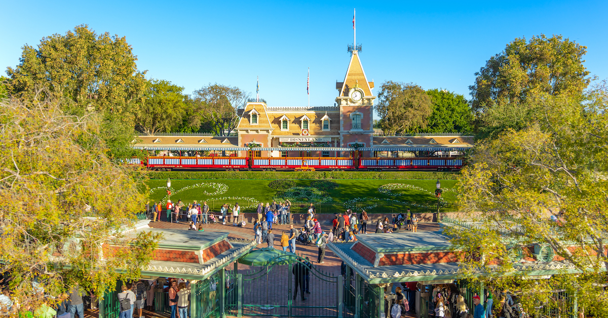 DIsneyland Park main entrance gate, railroad station