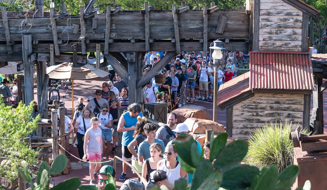 5 Tips to Keep Toddlers Entertained While Waiting in Lines at Disney World