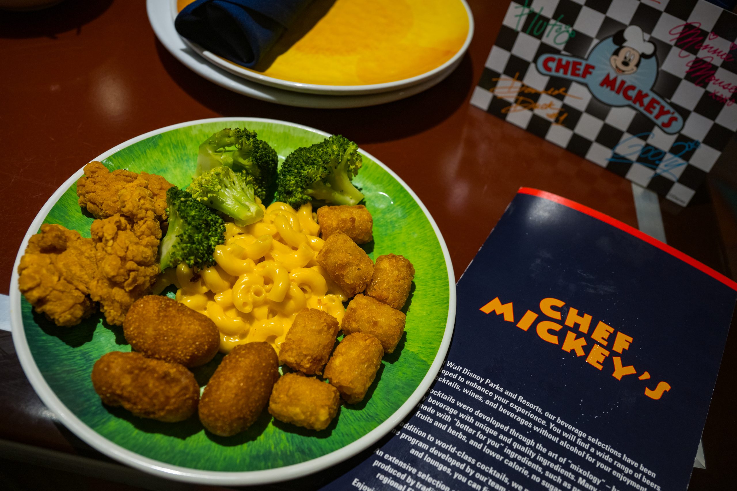 Chef Mickey's buffet food, plate of macaroni and cheese