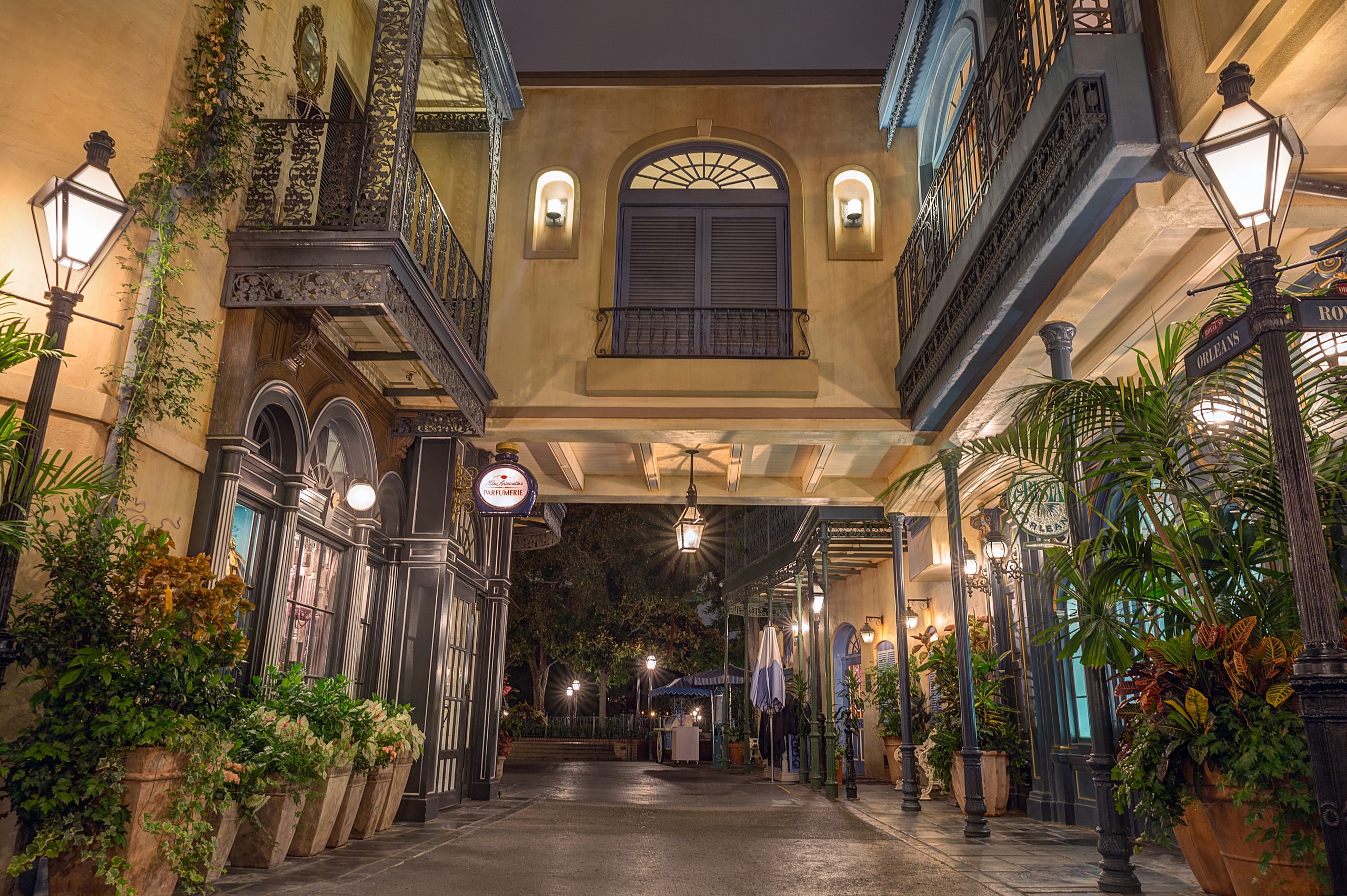 Disneyland Park, New Orleans Square, buildings