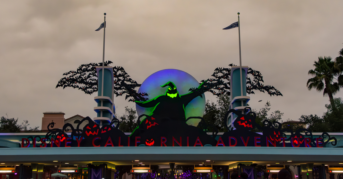 Oogie Boogie Bash at Disneyland, Oogie Boogie at California Adventure entrance