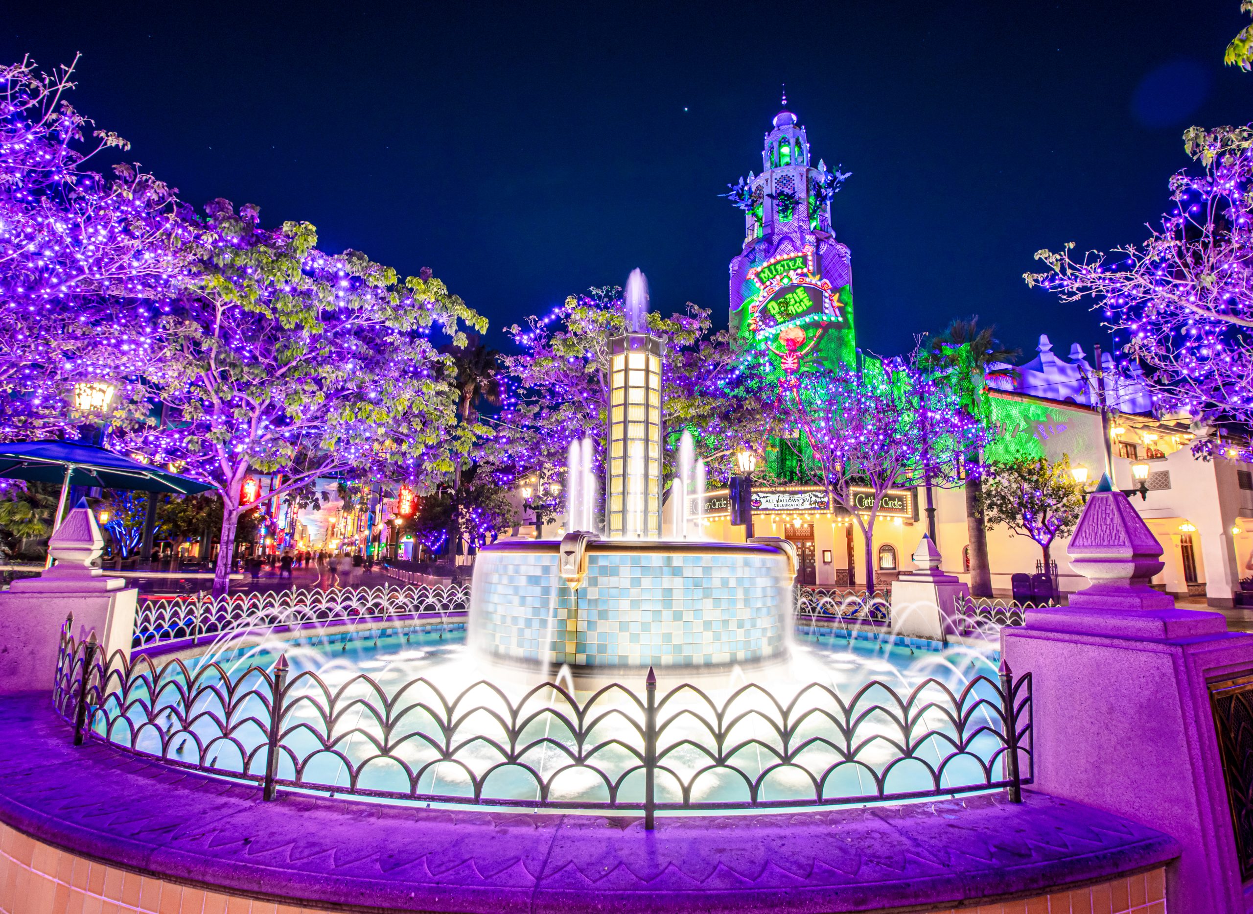 Oogie Boogie Bash decor at Carthay Circle inside California Adventure