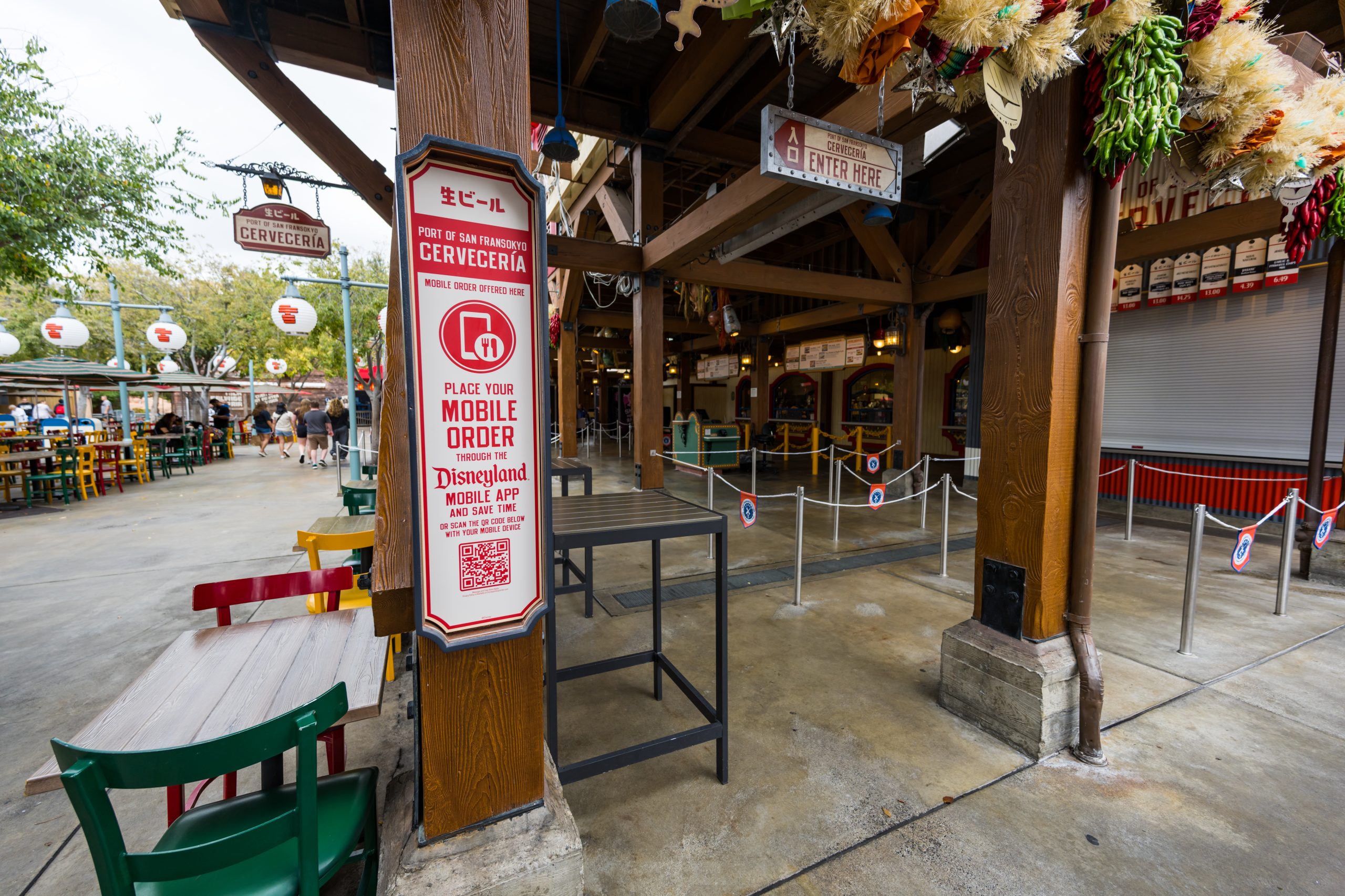 Disneyland Mobile Order sign at Port of San Fransokyo Cerveceria